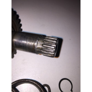 KP PIECES  axe de kick 1982 1985 bas moteur