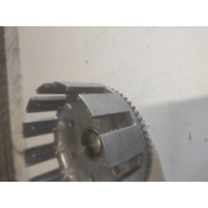 KP PIECES  cloche embrayage 1989 bas moteur