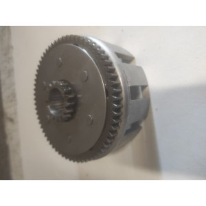 KP PIECES  cloche embrayage 1989 bas moteur