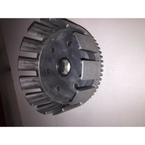 KP PIECES  cloche embrayage 1991 bas moteur