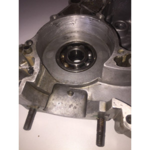 KP PIECES  carter moteur gauche 1990 bas moteur