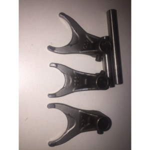 KP PIECES  fourchette 2010 2016 bas moteur