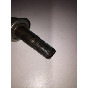 KP PIECES  axe de roue avant 1985 1988 partie cycle