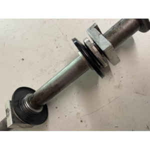 axe roue arrière yzf/wrf 250 /450 2001 2004 yz 125/250 1999 2004