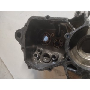 KP PIECES  demie carter moteur gauche bas moteur