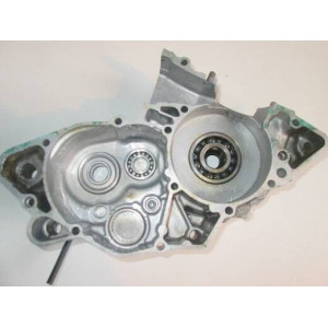 KP PIECES  demie carter moteur gauche bas moteur
