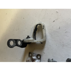 guide et platine bloque durite frein avant  yz 125/250 1993 1995