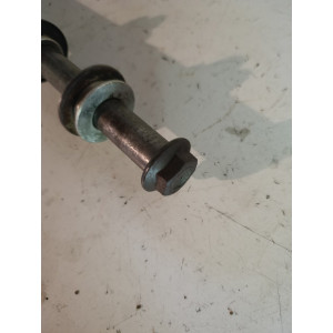axe de roue arrière yz 125/250 1989 1998