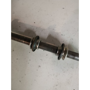 axe de roue arrière yz 125/250 1989 1998
