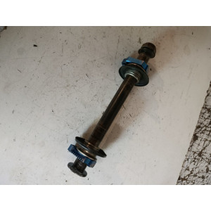 axe roue arrière yzf/wrf 250 /450 2001 2004 yz 125/250 1999 2004