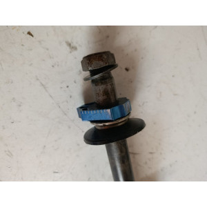 axe roue arrière yzf/wrf 250 /450 2001 2004 yz 125/250 1999 2004