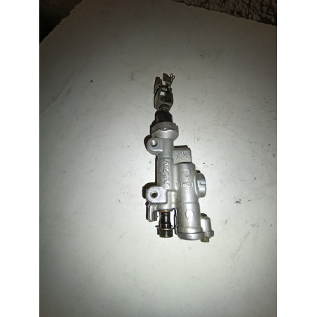 maitre cylindre frein arrière cr 125 2002 2007 cr 250 2004 2007 crf  250 r 2004 2007 crf 450 2002 2005