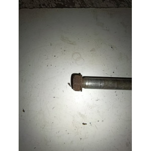 axe de roue arrière yz 125/250/490 1986 1987