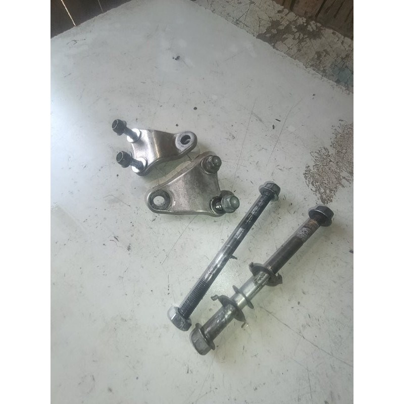 support moteur inférieur yzf 250 2007 2009