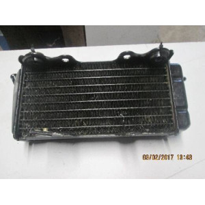 KP PIECES  radiateur gauche 1986 1987 Pièces occasion 2 temps