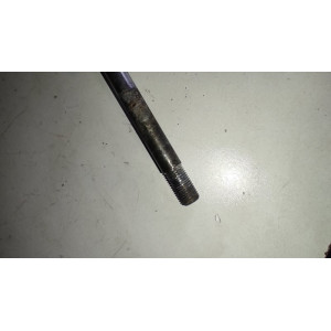 axe de roue avant rm 125/250 1981 1983 rm 465 1981 1982 rm 500 1983 1984