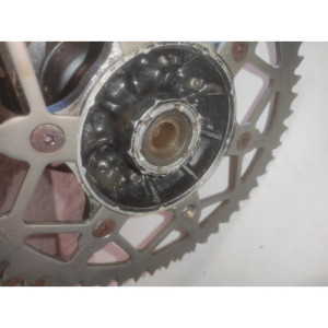 KP PIECES  moyeu roue arrière 125/250/500 1987 1988 Pièces occasion 2 temps